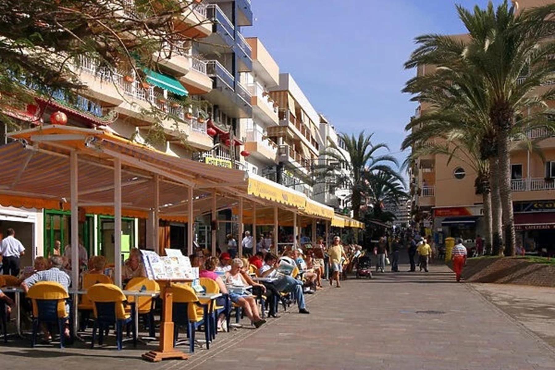 Few Steps From The Beach Hostel In Los Cristianos Арона Екстер'єр фото