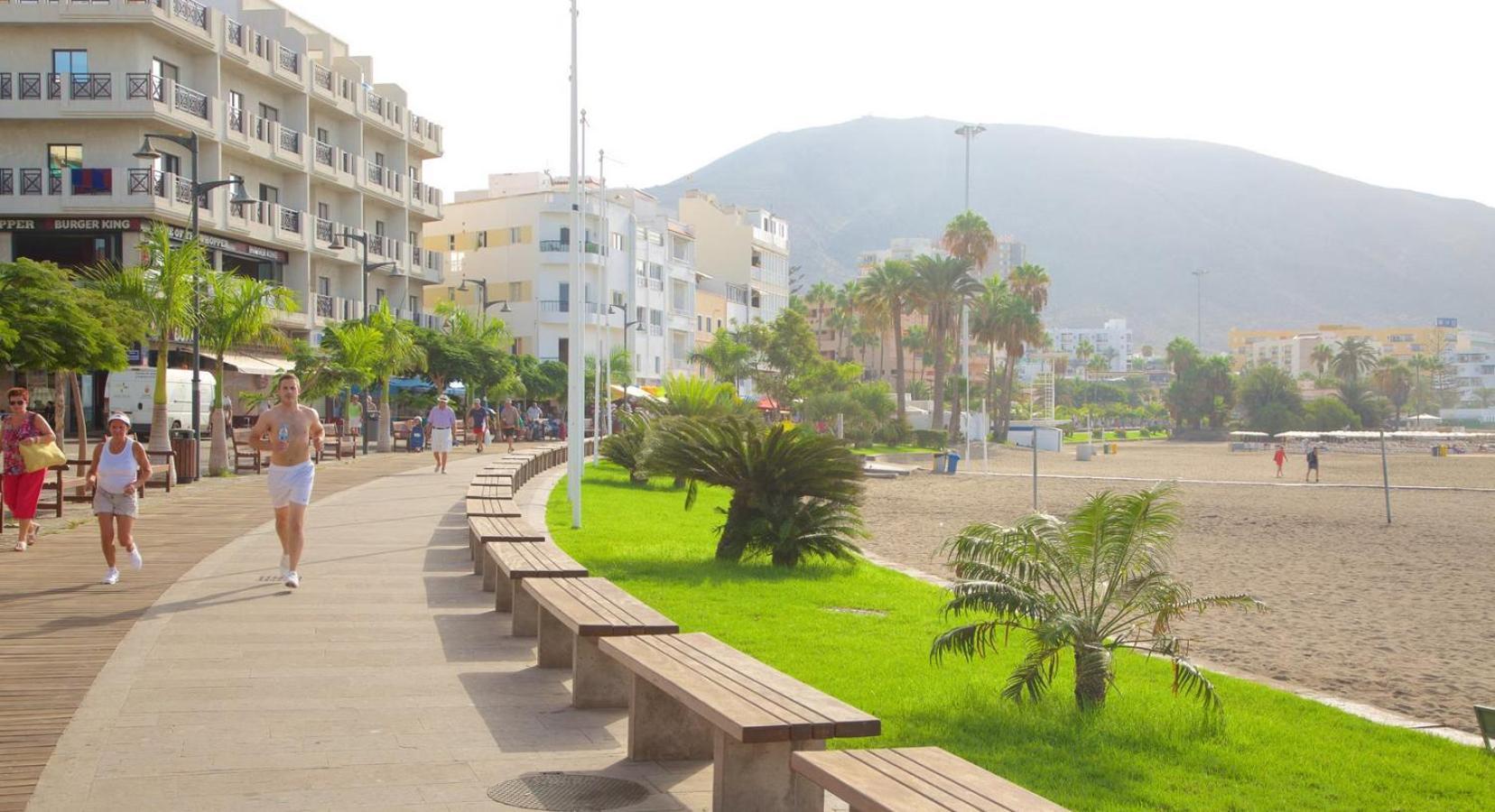 Few Steps From The Beach Hostel In Los Cristianos Арона Екстер'єр фото